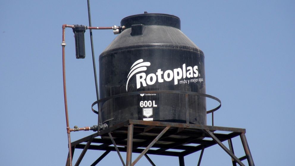 El fabricante mexicano de tanques de agua Rotoplas compra la empresa argentina IPS
