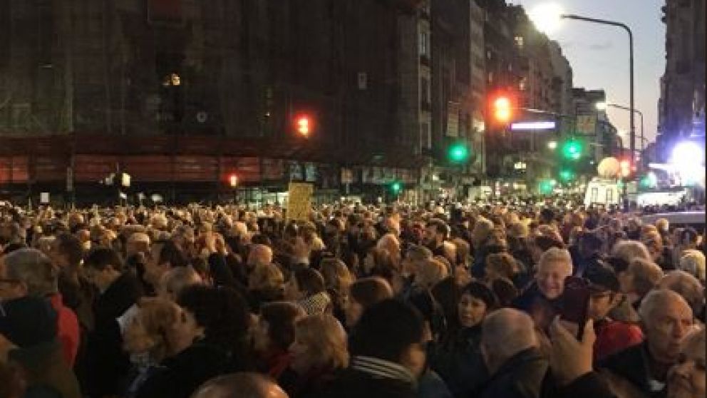 Manifestación frente al Congreso de la Nación por el #21A