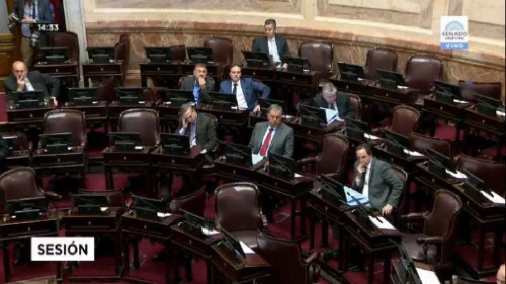 En la última sesión sólo ocho senadores del peronismo dieron quorum