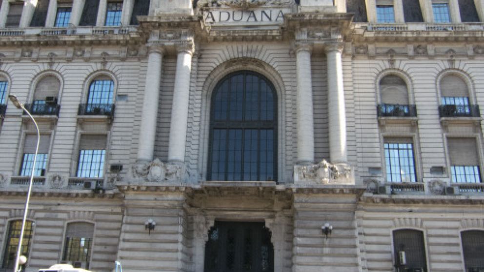 Por baja salarial, habrá cierres en las aduanas del país en forma sorpresiva