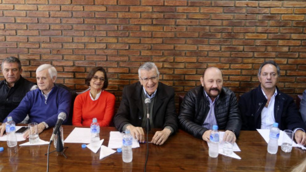 En la vuelta a Matheu, Gioja congregó una amplia representación nacional