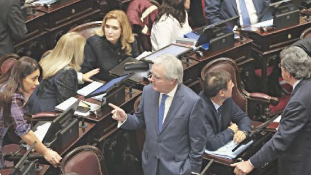 Pinedo disculpó a Bullrich y culpó al justicialismo