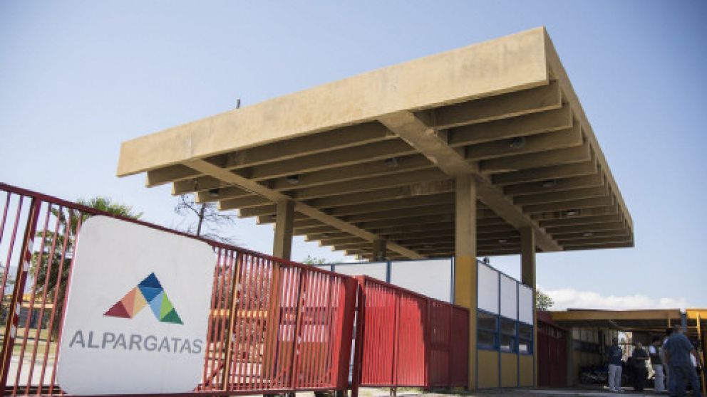 La empresa evalúa el futuro de sus plantas locales