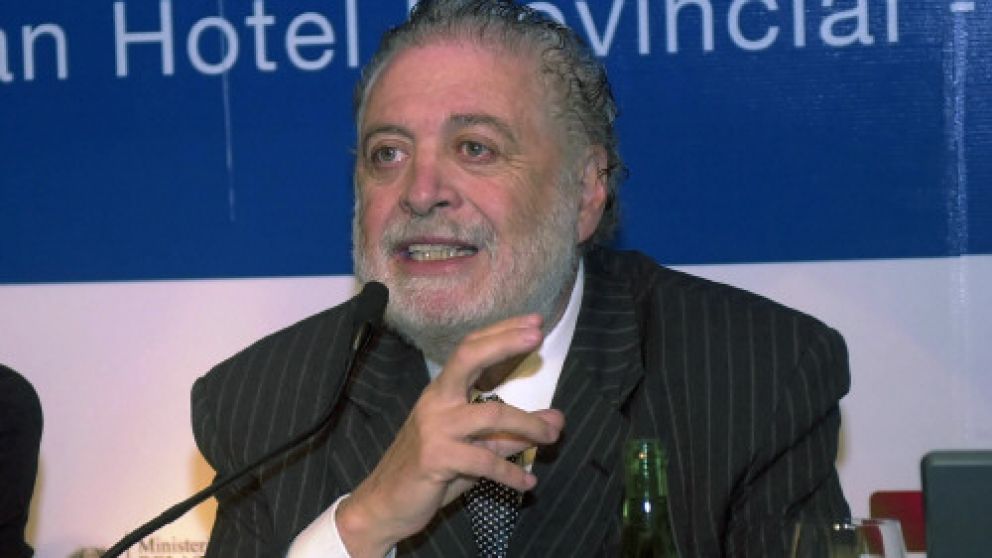 "Es un papelón que el Presidente habilite un debate para perderlo", señaló Ginés González