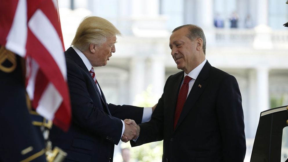 Trump duplica aranceles de acero y aluminio a Turquía