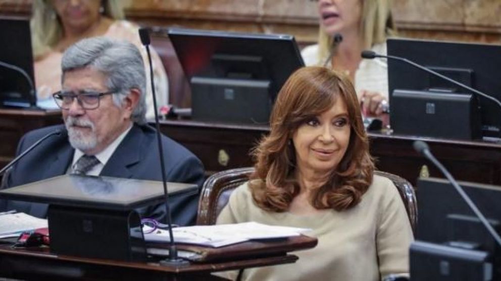 Postergan la sesión para allanar las propiedades de Cristina Fernández
