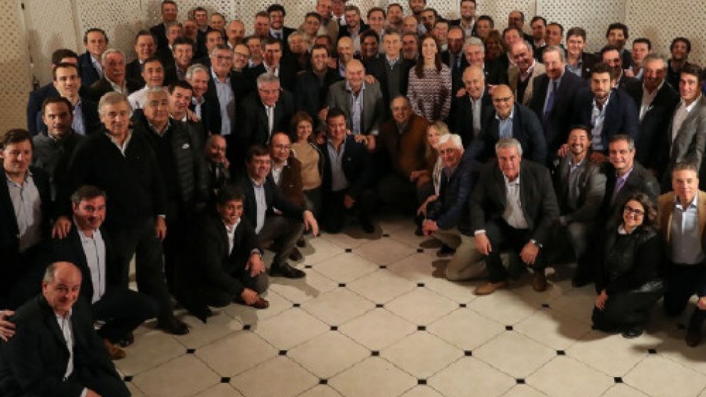 Macri abundó en elogios a Vidal ante los jefes comunales