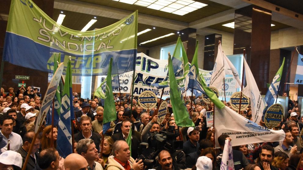 Trabajadores de la AFIP estudian iniciar un plan de lucha por salarios