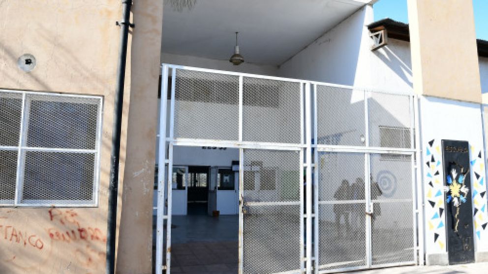 La escuela 33 de Moreno, en alerta
