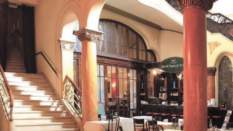 El Casal de Catalunya, emblemático y bello edificio y resturante