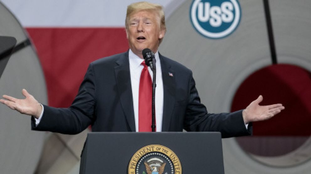 Trump no afloja la presi�n sobre China y estudia aplicar aranceles sobre m�s productos