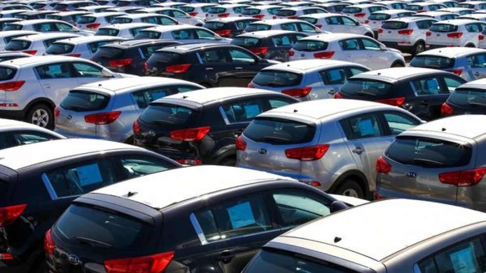 El patentamiento de autos cayó 17,4% en julio