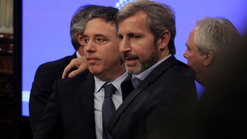 Los ministros Dujovne y Frigerio, los encargados de negociar el ajuste con las provincias