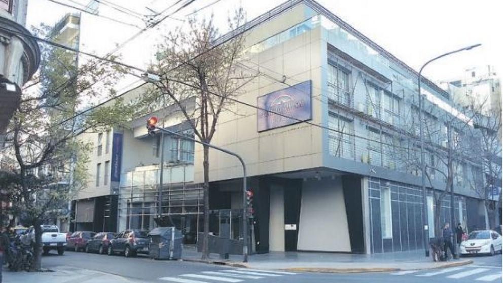 Invirtieron u$s2 millones en la reconversión del hotel Masliah en el barrio del Abasto, que se sumó a la cadena HJ.