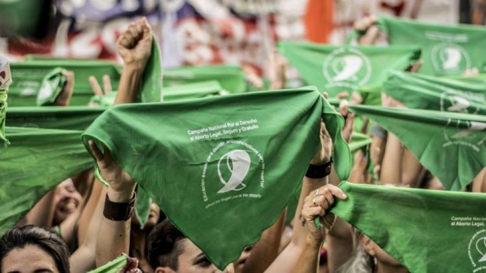 Organizaciones a favor del aborto rechazan cambios en el proyecto