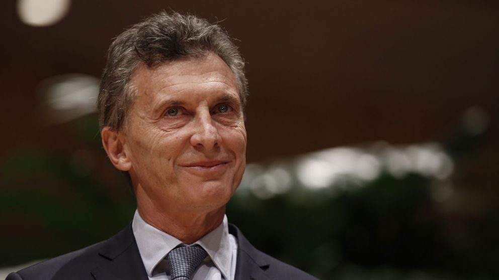 Macri pidió a las provincias bajar "el nivel de impuestos" para generar empleo privado