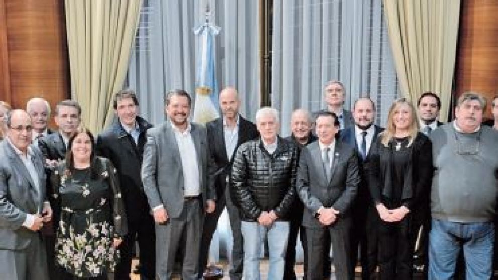 Producción anunció créditos por $2.000 M para sostener la venta de camiones