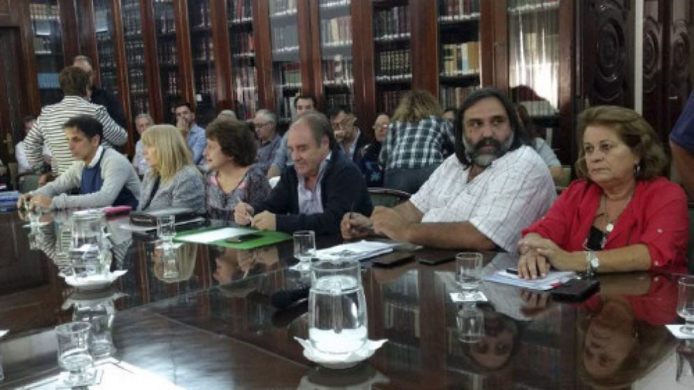 El frente gremial reiteró que la solución está en manos de Vidal