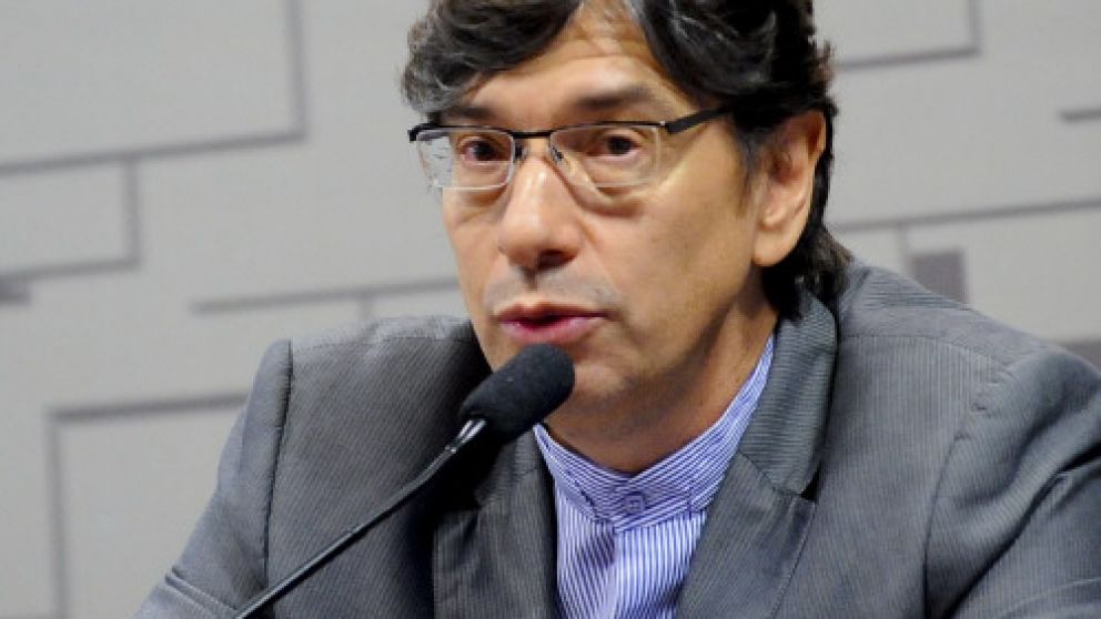 Pochmann respald� el uso de reservas para reactivar