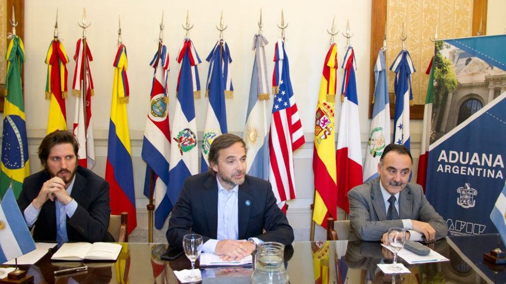 Agust�n Laurnagaray, Diego D�vila y Javier Zabaljauregui