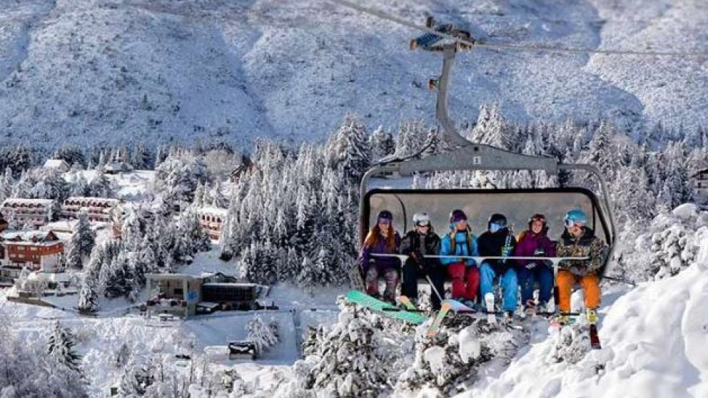 Por la devaluación, los centros de esquí atraen turistas nacionales y extranjeros