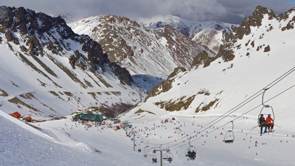 Vacaciones de invierno: el centro de esquí La Hoya reabrió sus puertas