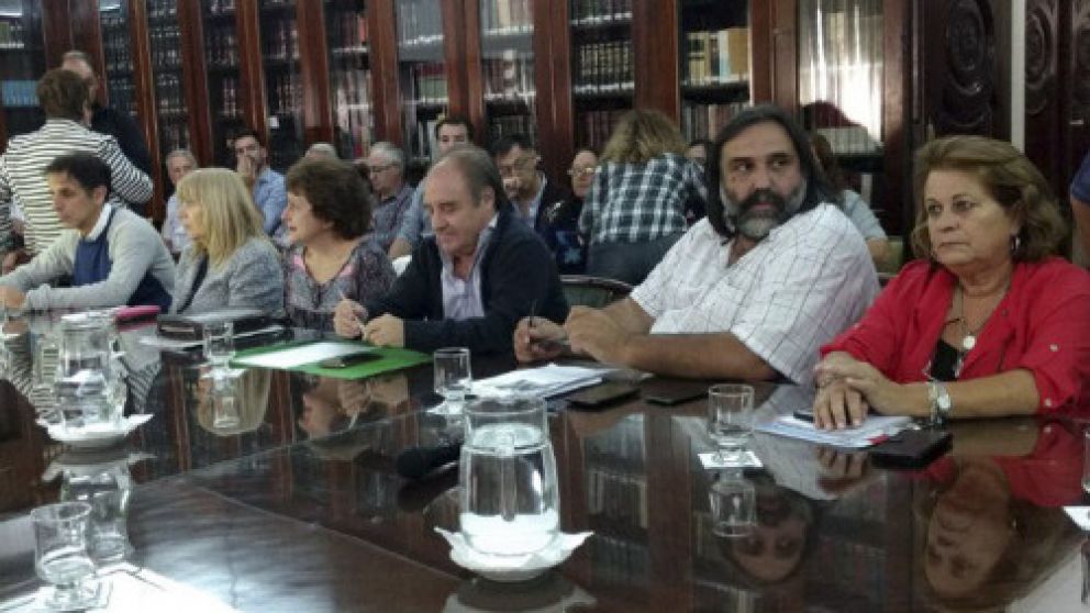 Gremios docentes eval�an retomar el plan de lucha