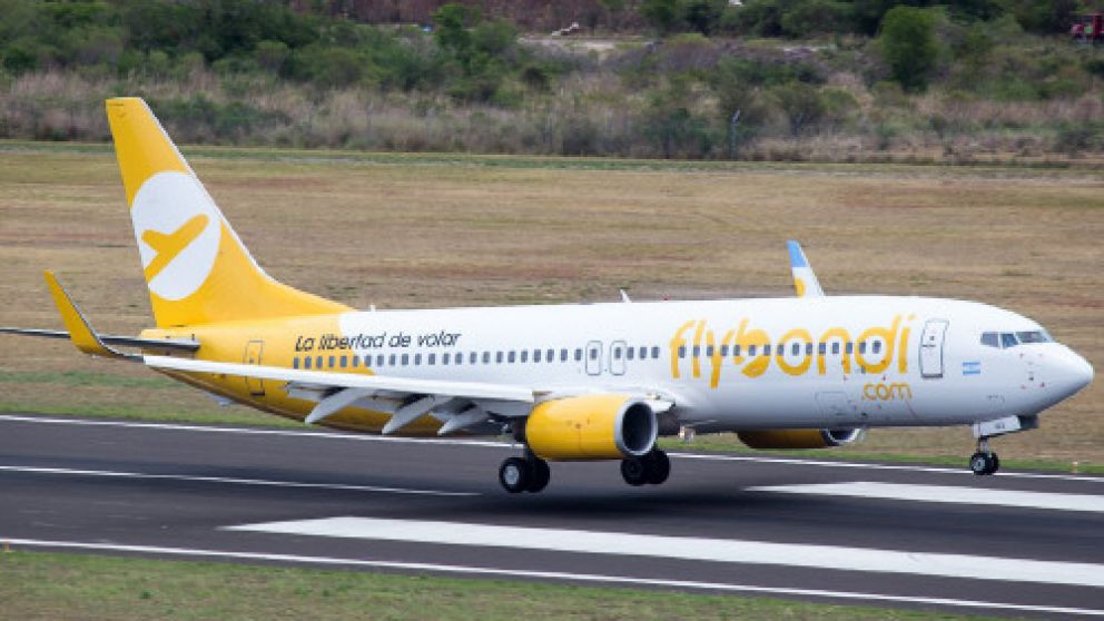Un fiscal pidió suspender todos los vuelos de la low cost Flybondi