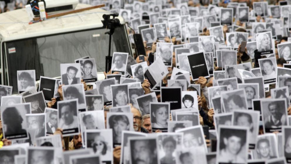 El acto comenzó a las 9.53, a 24 años del ataque