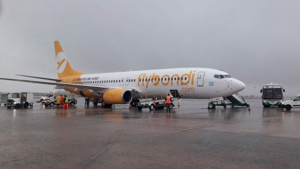 Flybondi debió cancelar sus vuelos por la lluvia