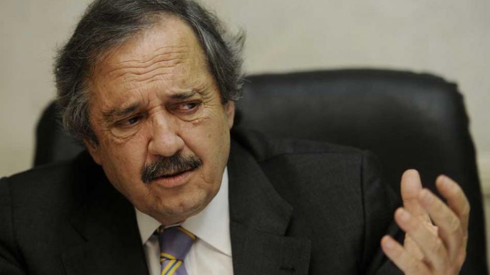 Alfons�n�asegur� que son "cada vez m�s grandes" las diferencias dentro del�radicalismo