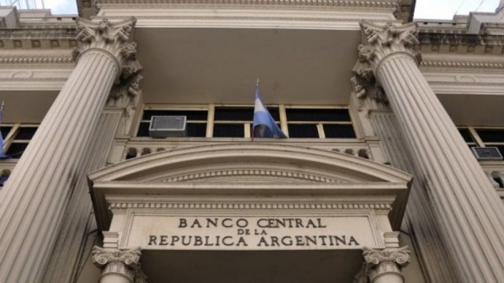El Central define hoy mantener alta la tasa de política monetaria