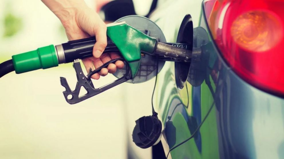 La nafta golpea el bolsillo y baja el consumo por tercer mes consecutivo