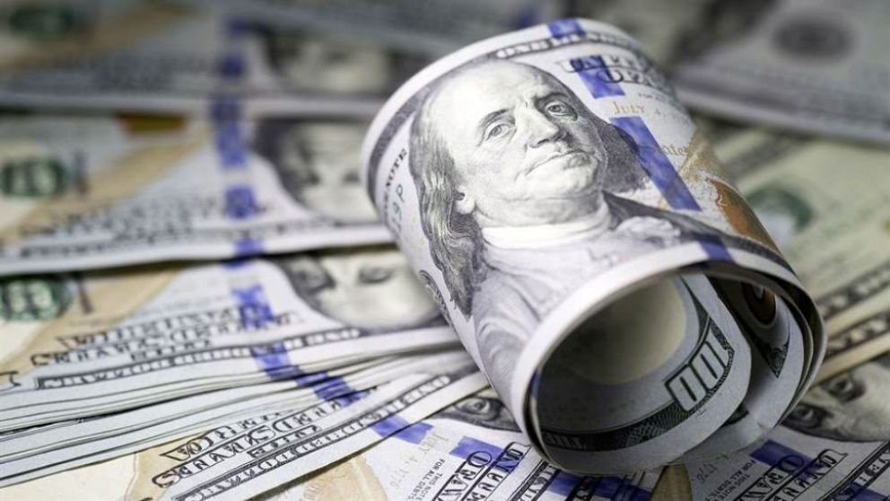 El dólar hoy: el oficial sube a $1.430 en el Banco Nación, el mayorista alcanza $1.409 y el blue baja a $1.405