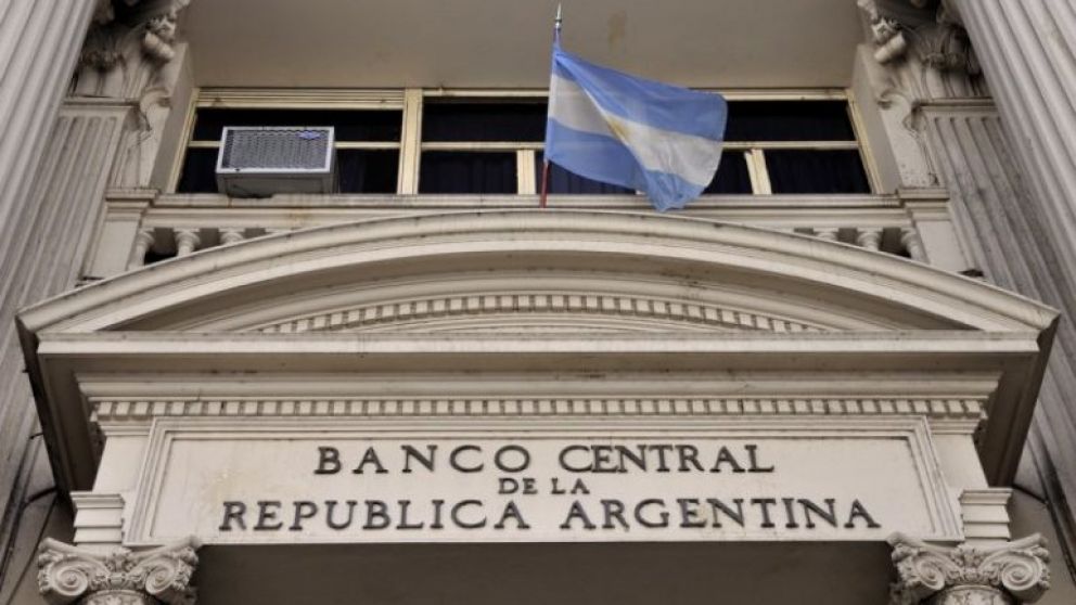 El Banco Central acumuló 53 jornadas consecutivas comprando dólares y ya superó los USD 3.700 millones en 2026