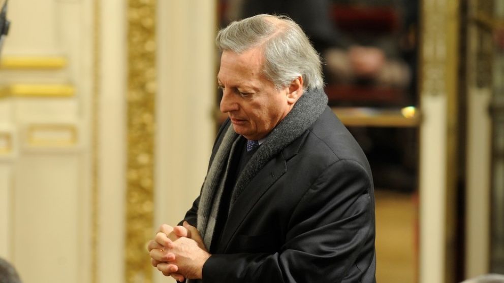 Tras la salida de Aranguren, el kirchnerismo pedirá a la Justicia que no lo deje salir del país