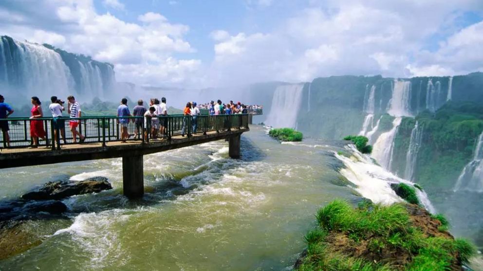 Por la suba del dólar, se espera un aumento de turistas extranjeros