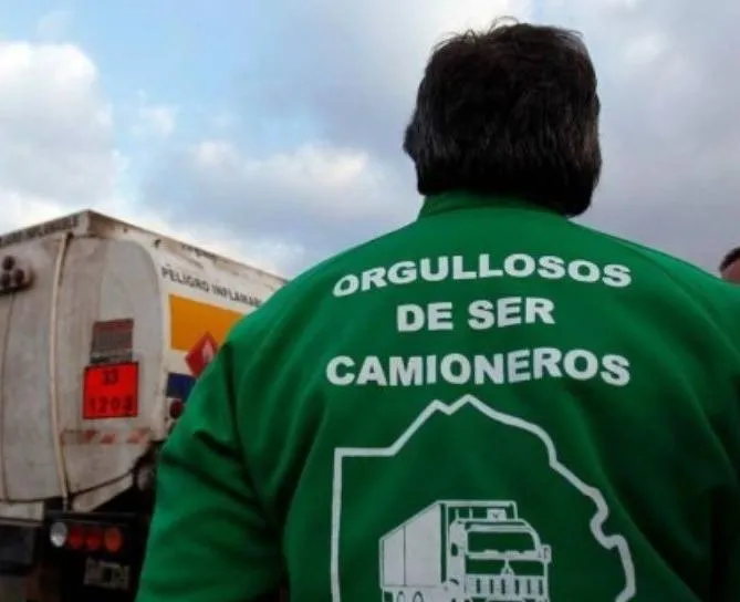 Aumento para camioneros: cuánto cobran en julio y agosto 2026 tras la paritaria