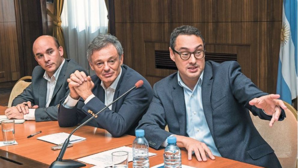 Con la crisis en marcha, el ministro Cabrera y el titular de la Afip anuncian facilidades para pymes