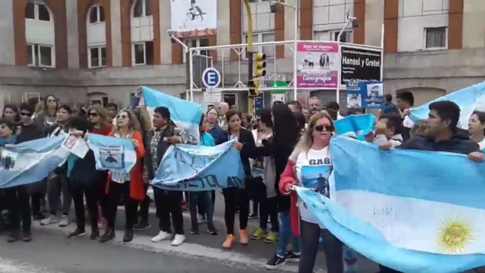 Las familias, ante una posible fractura interna.