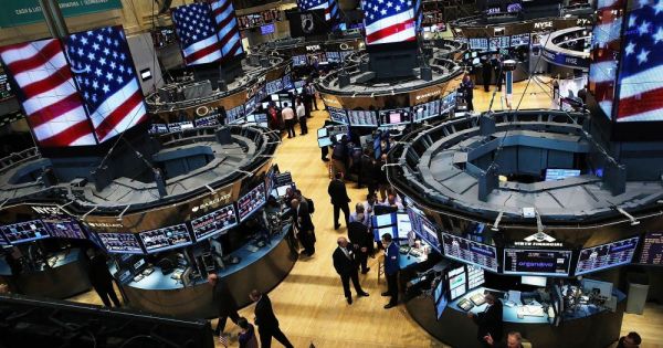 Riesgo país cae 3,9% a 545 puntos, pero ADRs en baja
