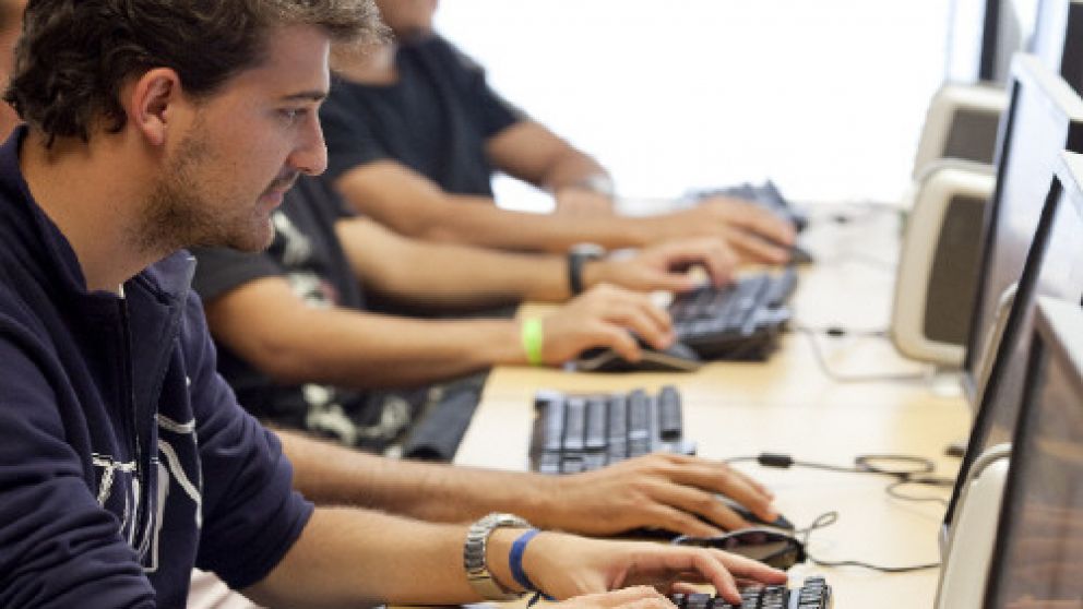 Cada vez más jóvenes argentinos eligen la carrera de programador