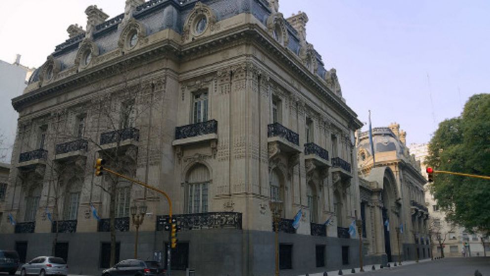 La sede es el Palacio San Martín
