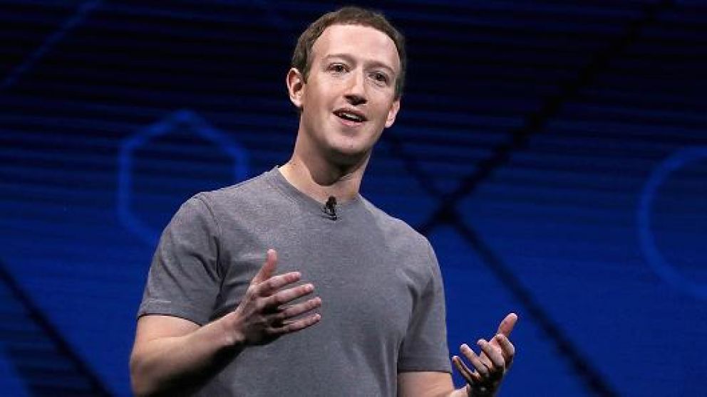 Zuckerberg se disculpa públicamente por el escándalo de Facebook
