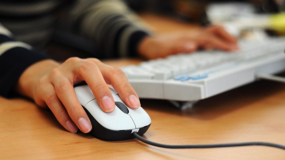 Firmas digitales y menos multas al trabajo en negro, los principales puntos del mega DNU