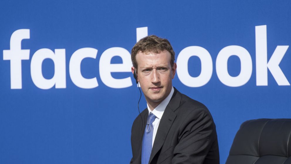 Parlamento británico pide que Zuckerberg dé explicaciones sobre Cambridge Analytica
