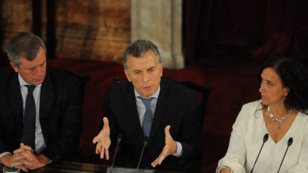 El Presidente fue optimista en la Asamblea Legislativa pero los números no le dan la razón