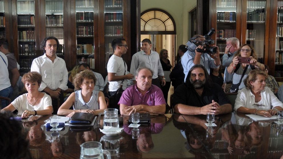 El gobierno bonaerense pide a los docentes que revean su decisión de hacer paro