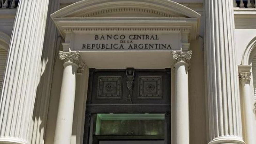El Banco Central acumula más de USD 3.200 millones en compras de divisas y lleva 46 ruedas consecutivas con saldo positivo