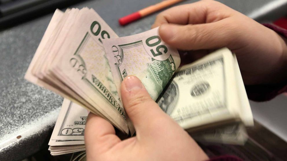 Ofrecido, el mayorista cayó 0,9% hasta los $1.377,50